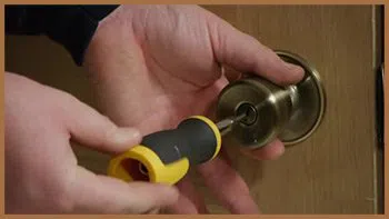 City Locksmith Shop Sea Cliff, NY 516-450-5981 - 15-unlock-door